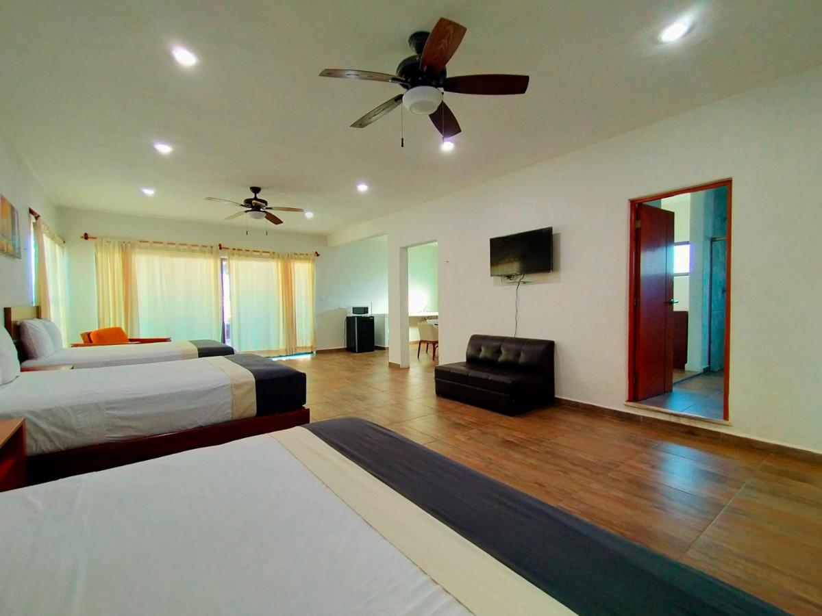 Jose Y Glendy Hotel Progreso  Exterior photo