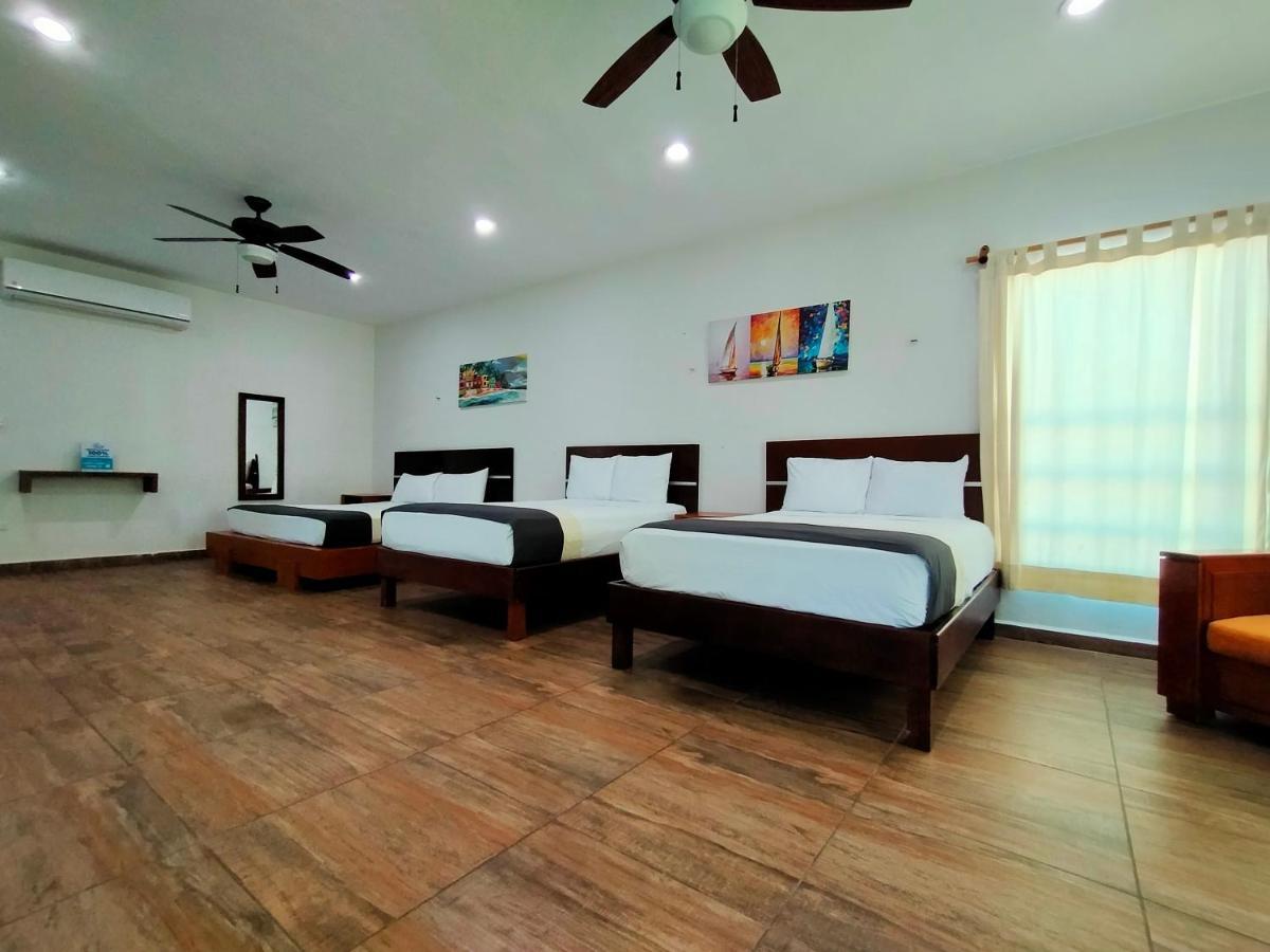Jose Y Glendy Hotel Progreso  Exterior photo