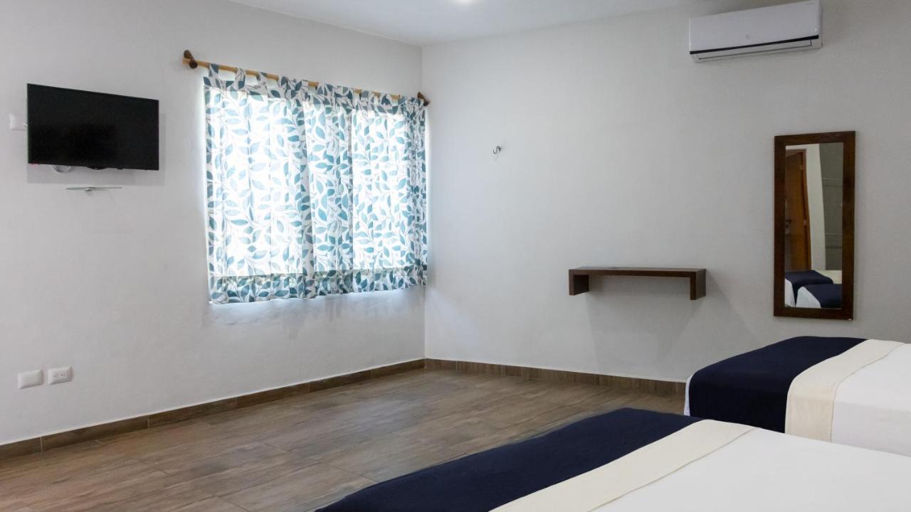 Jose Y Glendy Hotel Progreso  Exterior photo