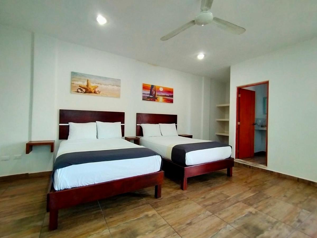 Jose Y Glendy Hotel Progreso  Exterior photo