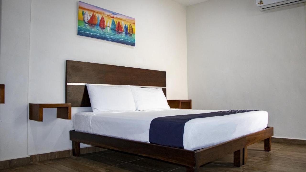 Jose Y Glendy Hotel Progreso  Exterior photo