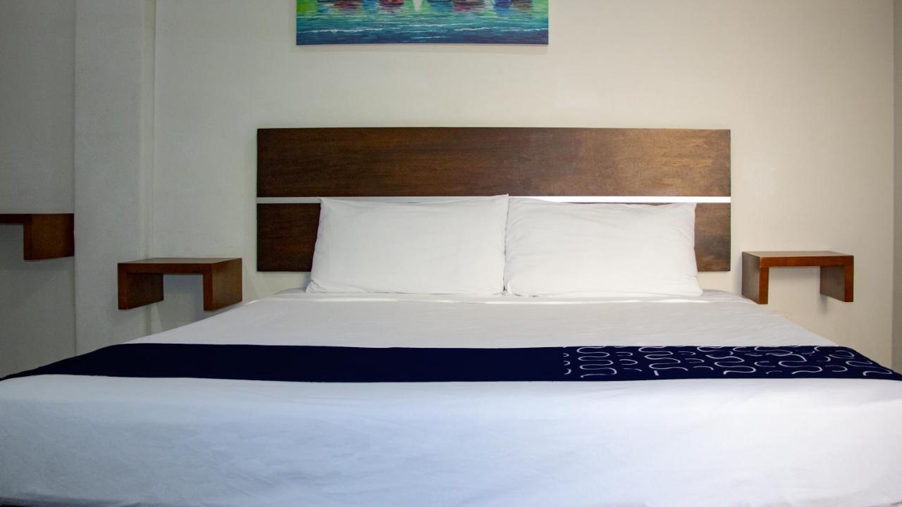 Jose Y Glendy Hotel Progreso  Exterior photo